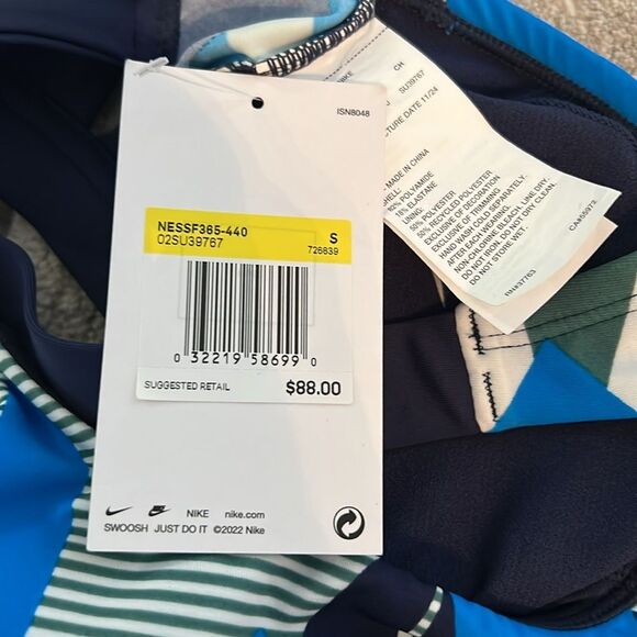 NIKE Women's Mesh Floral Print V-Back One Piece Swimsuit - Picture 9 of 9